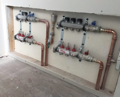 professional plumber pipe installation